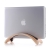 Stojan / držák SAMDI pro Apple MacBook Air / Pro - svislý - dřevěný - světle hnědý